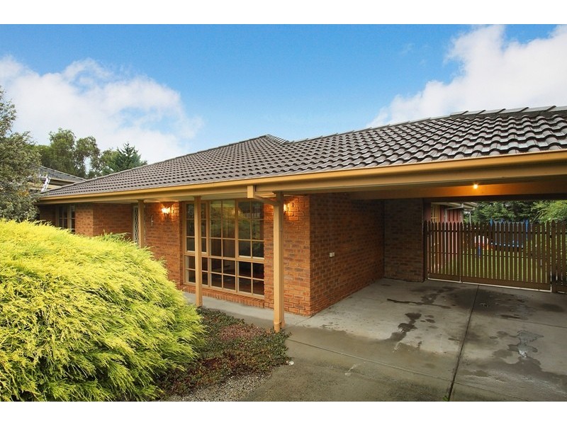 61 Ravensthorpe Crescent, Narre Warren VIC 3805