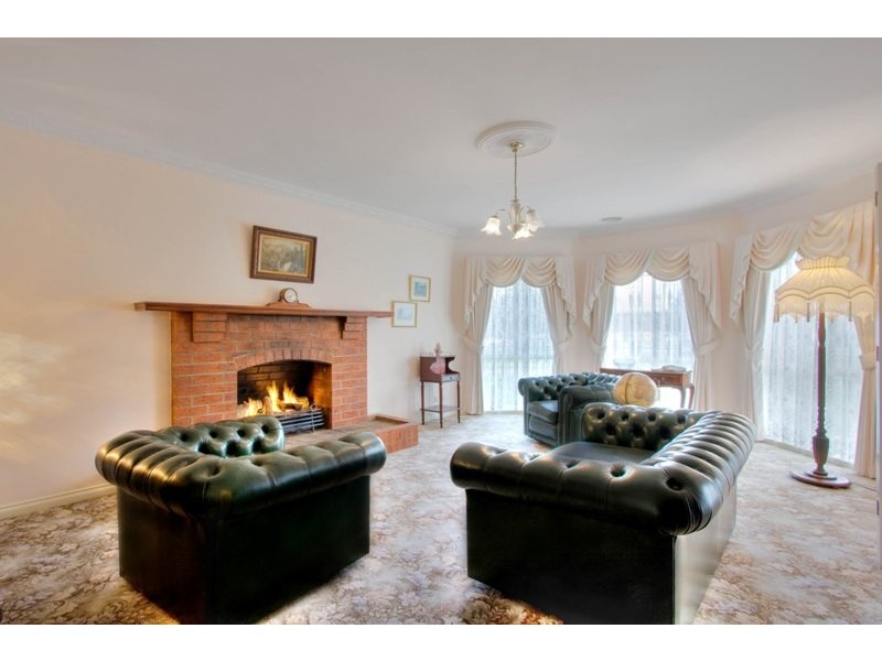 29-31 Hillsmeade Drive, Narre Warren South VIC 3805