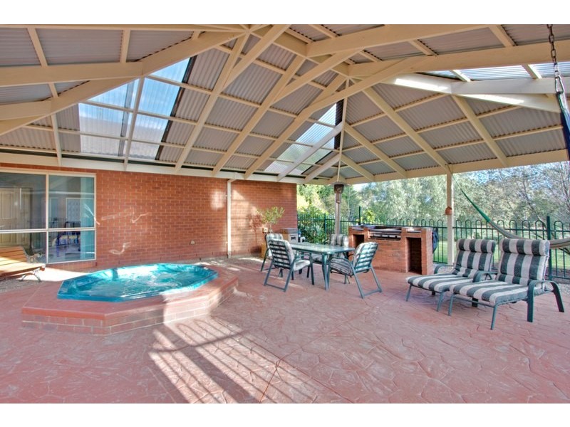 29-31 Hillsmeade Drive, Narre Warren South VIC 3805