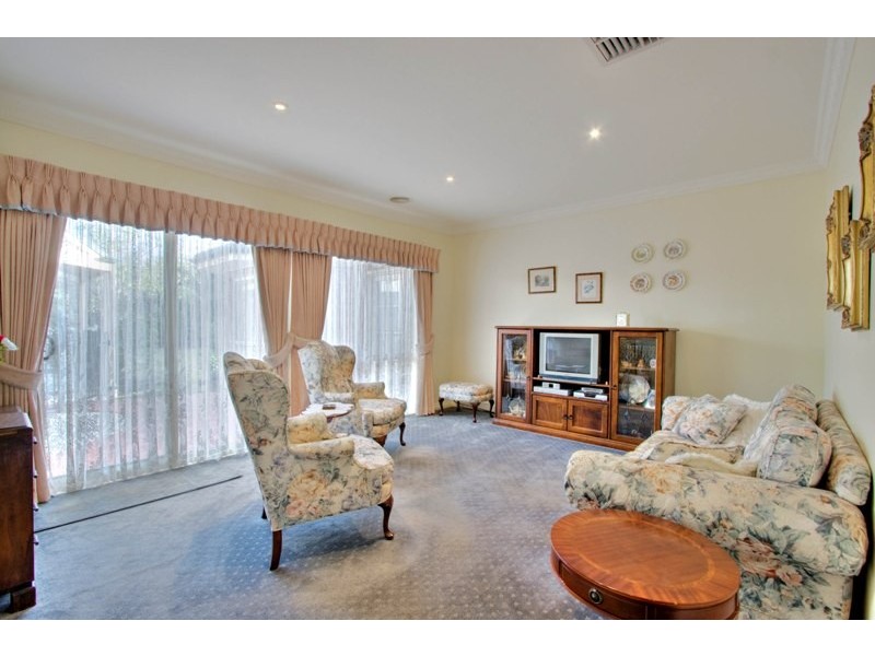 29-31 Hillsmeade Drive, Narre Warren South VIC 3805