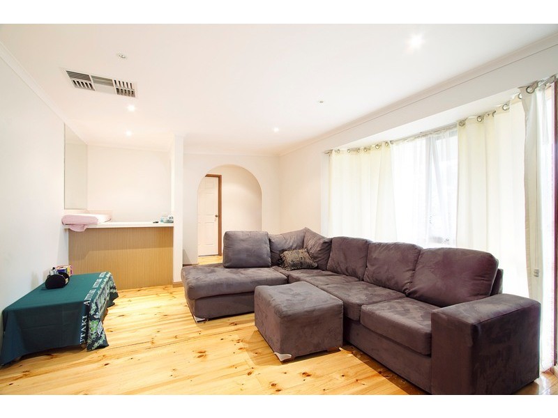 17 Henlow Rise, Hallam VIC 3803