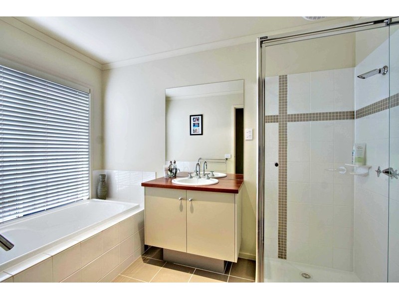 70 Fleet Street, Narre Warren South VIC 3805
