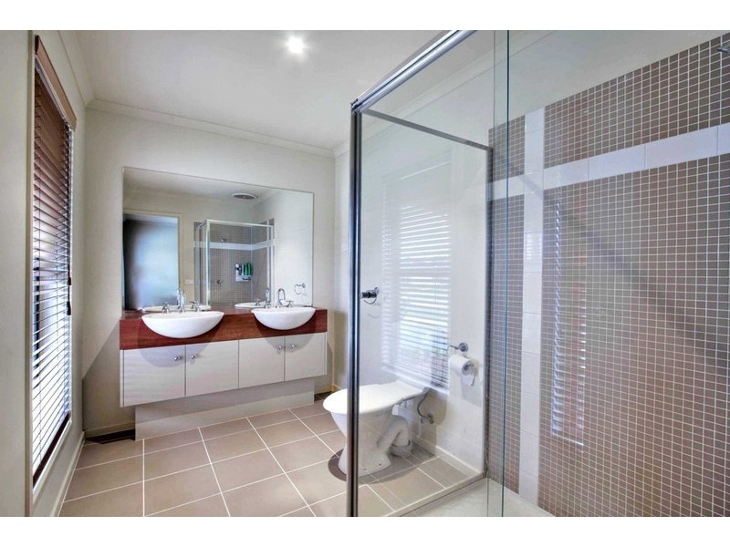 70 Fleet Street, Narre Warren South VIC 3805