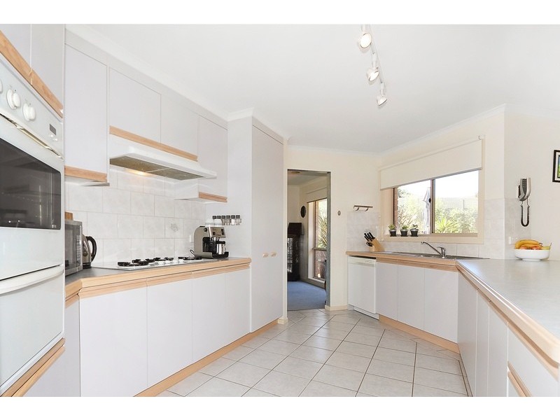 6 Bella Crescent, Hallam VIC 3803