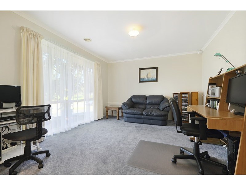 41 Community Parade, Narre Warren South VIC 3805