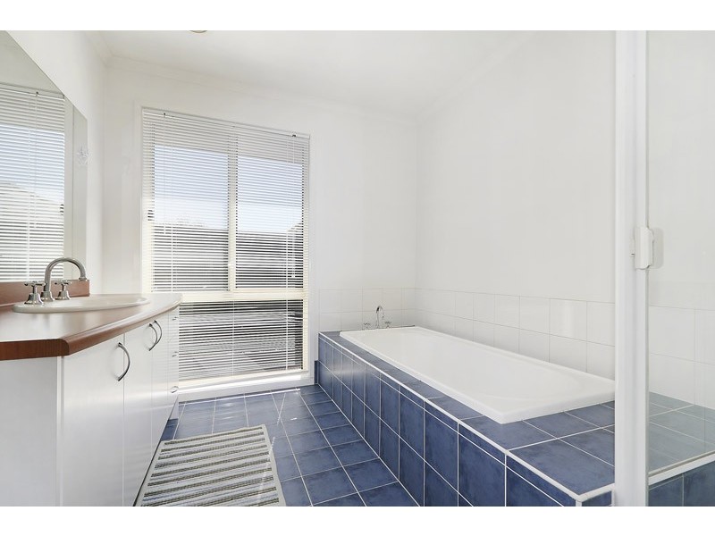 41 Community Parade, Narre Warren South VIC 3805