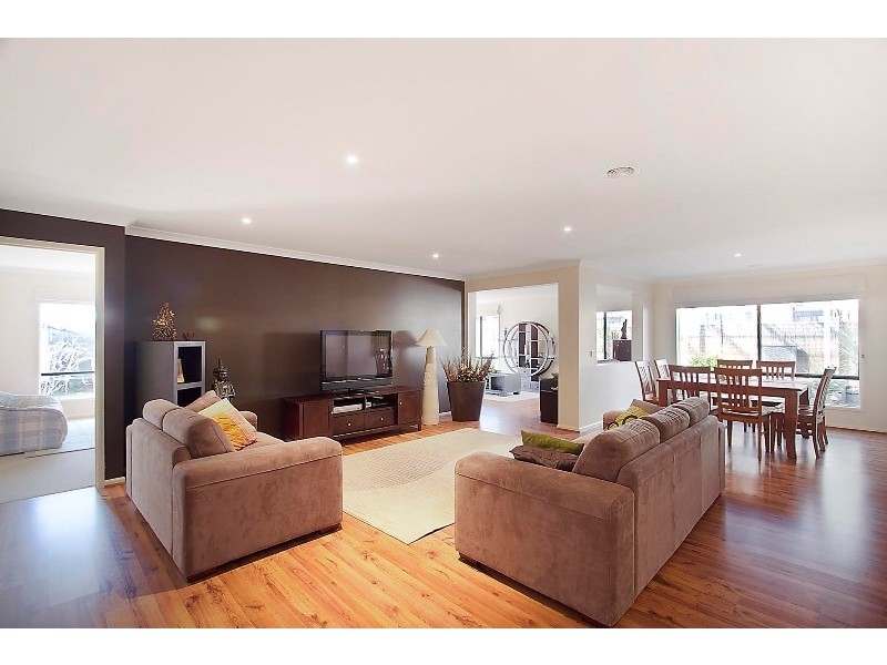 39 Tuileries Rise, Narre Warren South VIC 3805