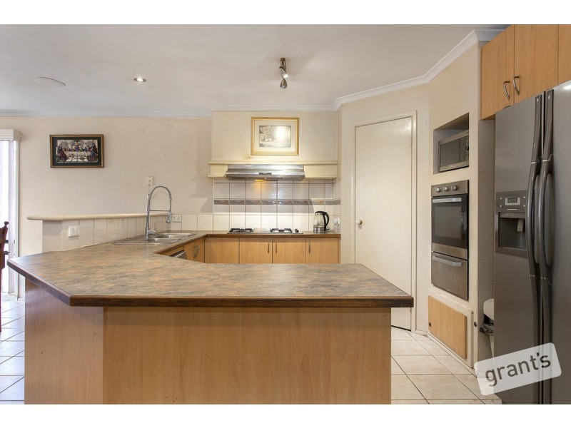 5 Dover Court, Narre Warren South VIC 3805