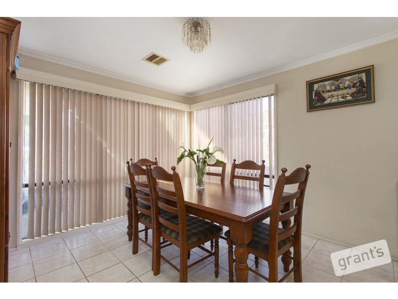 5 Dover Court, Narre Warren South VIC 3805