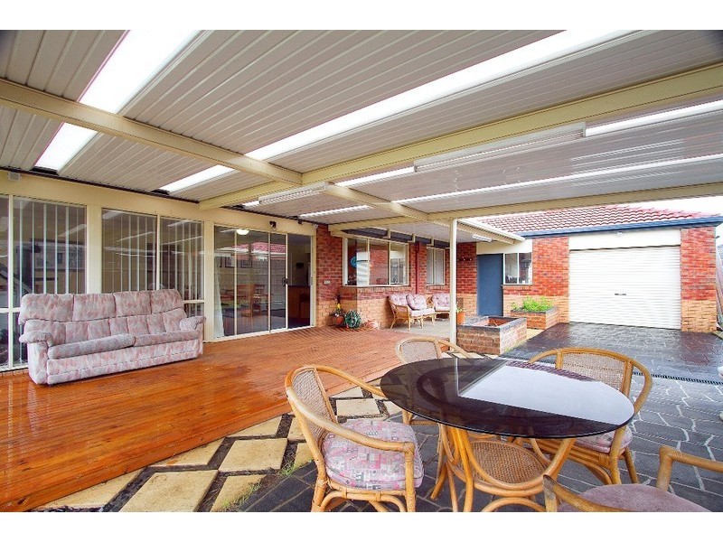 9 Chisholm Crescent, Narre Warren South VIC 3805