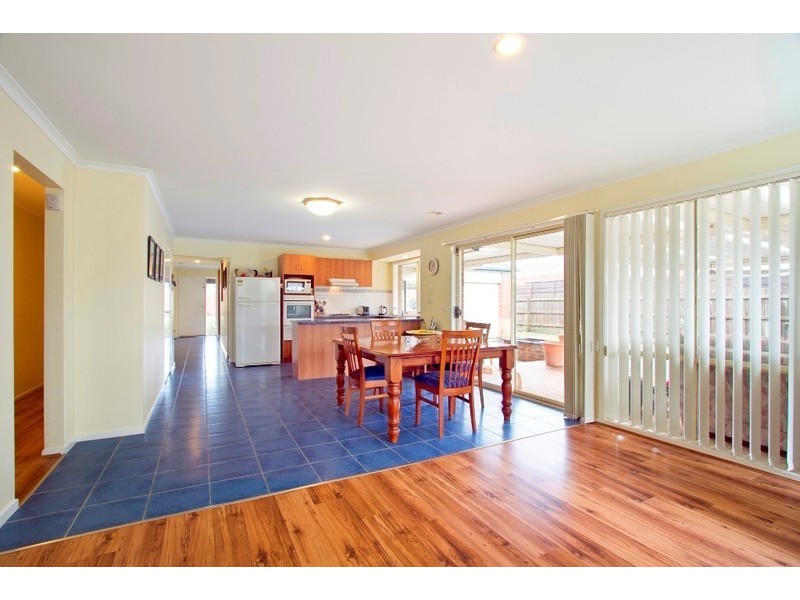 9 Chisholm Crescent, Narre Warren South VIC 3805