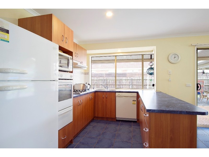 9 Chisholm Crescent, Narre Warren South VIC 3805