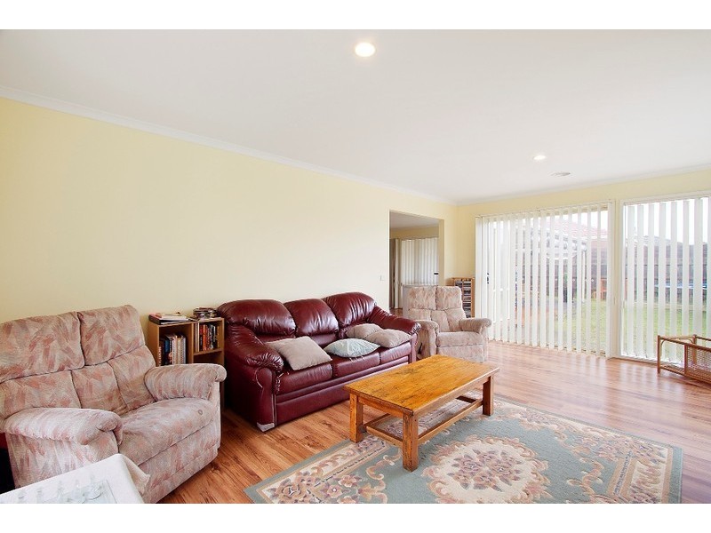 9 Chisholm Crescent, Narre Warren South VIC 3805