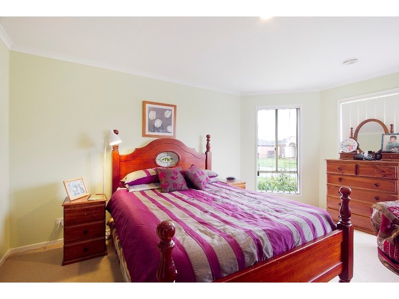 9 Chisholm Crescent, Narre Warren South VIC 3805