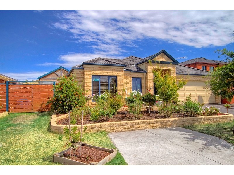 15 Fenton Place, Narre Warren South VIC 3805