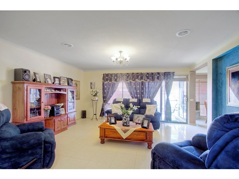 15 Fenton Place, Narre Warren South VIC 3805