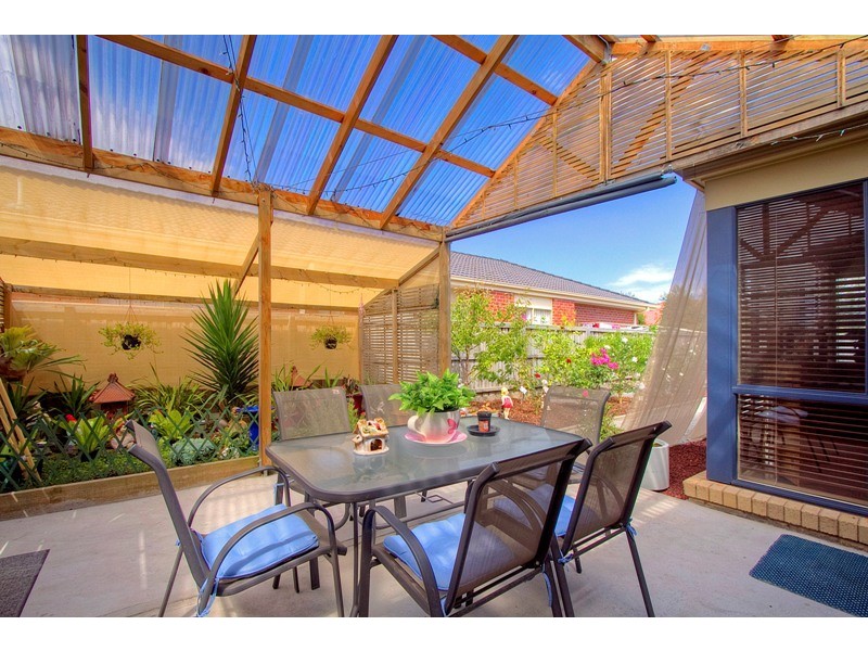 15 Fenton Place, Narre Warren South VIC 3805