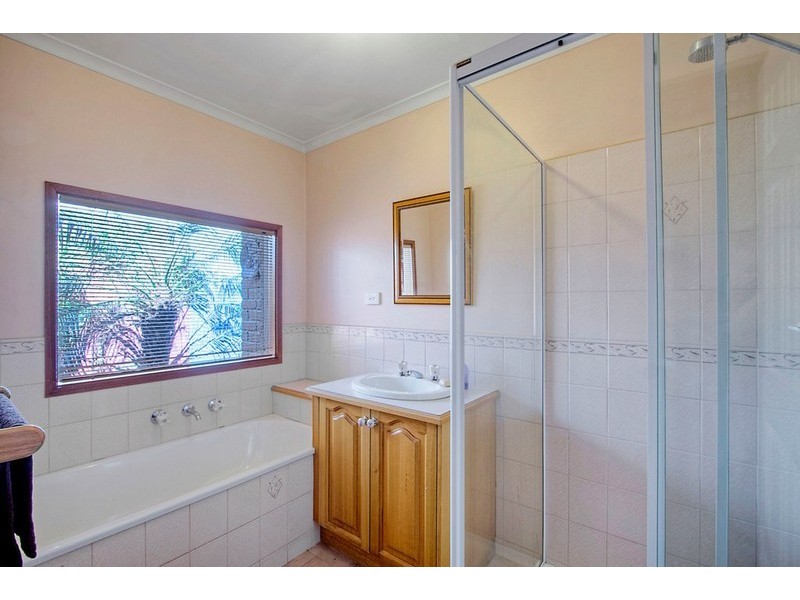 50 Tarcoola Drive, Narre Warren VIC 3805