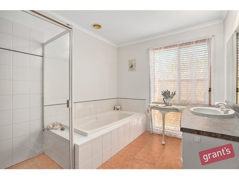 4 Cantrell Place, Narre Warren South VIC 3805