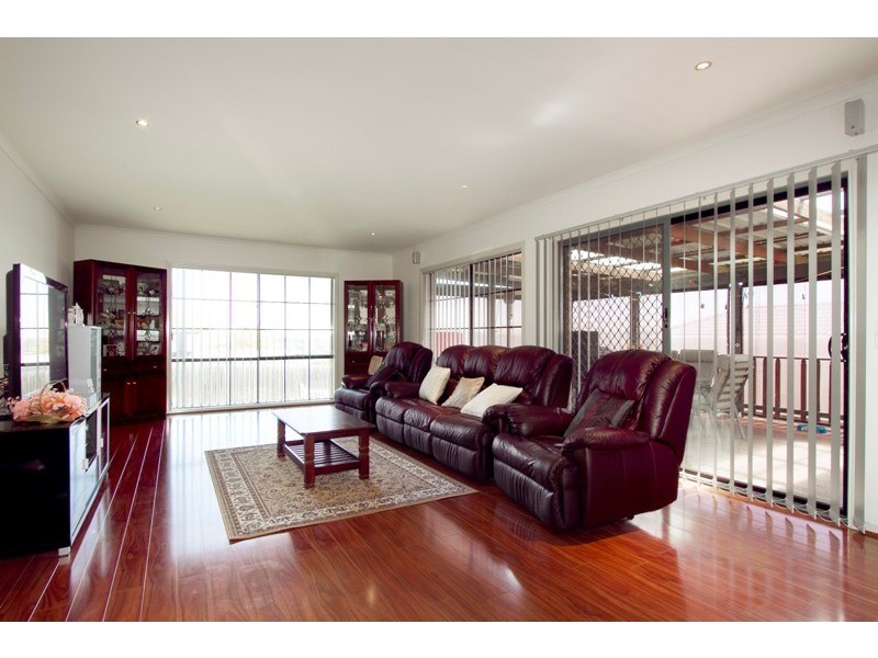 11 Ridgeway Chase, Narre Warren South VIC 3805