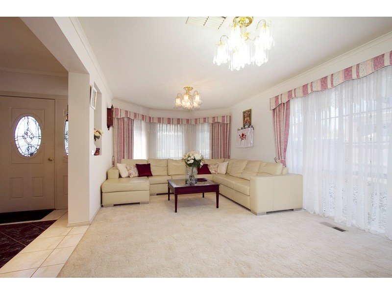 11 Ridgeway Chase, Narre Warren South VIC 3805