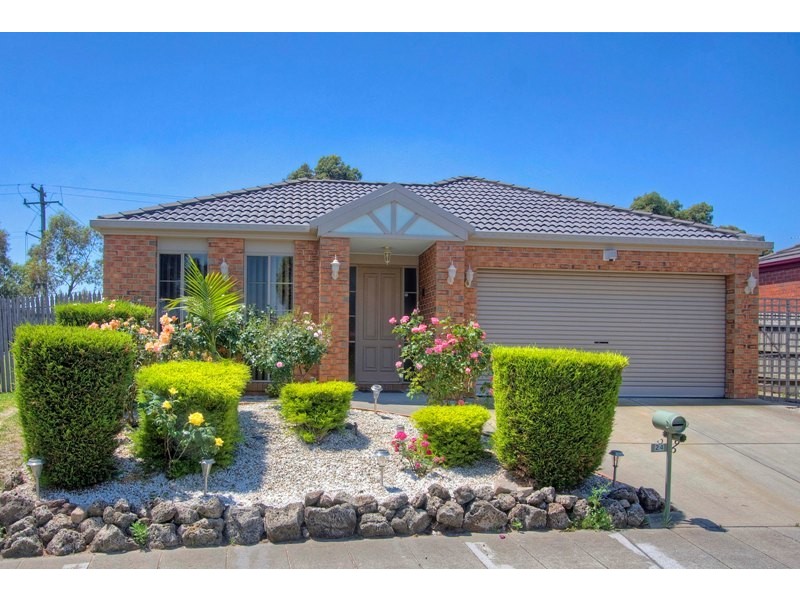 24 Gilmore Crescent, Lynbrook VIC 3975