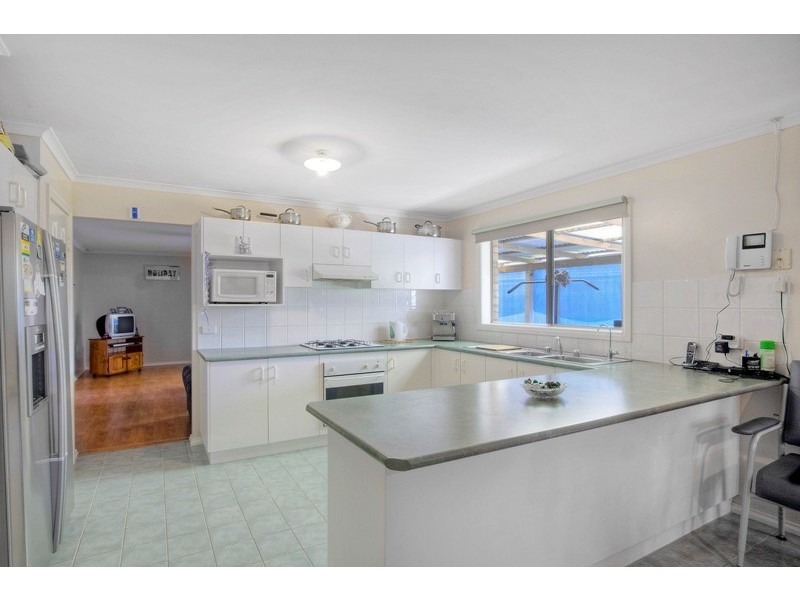 24 Gilmore Crescent, Lynbrook VIC 3975