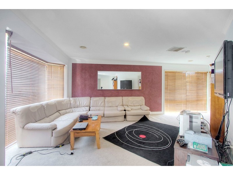 8 Rigby Court, Narre Warren South VIC 3805