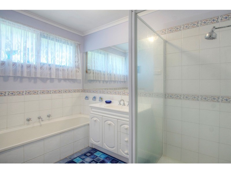 42 Guildford Crescent, Narre Warren VIC 3805