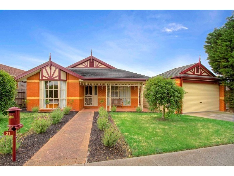 31 Strathaird Drive, Narre Warren South VIC 3805