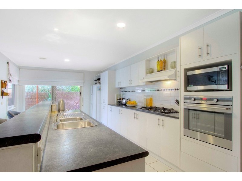 31 Strathaird Drive, Narre Warren South VIC 3805