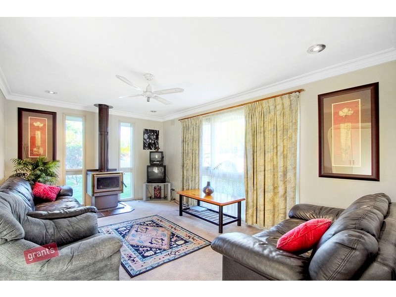 63 Valley Fair Drive, Narre Warren VIC 3805