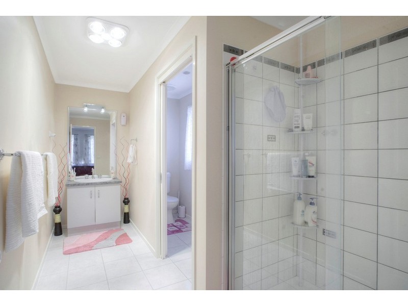 33 Chisholm Crescent, Narre Warren South VIC 3805