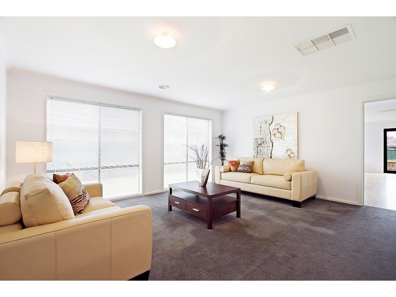 21 Kingston Avenue, Narre Warren South VIC 3805