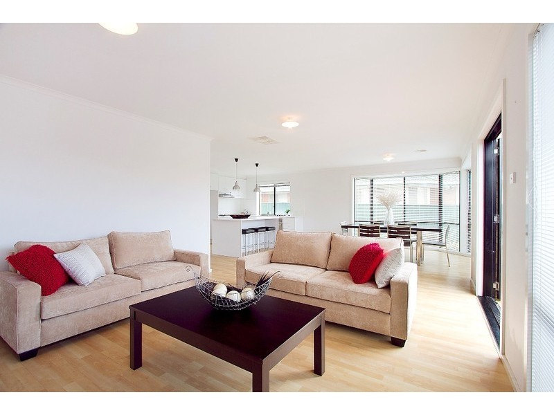 21 Kingston Avenue, Narre Warren South VIC 3805