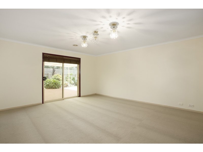 10 Tolmie Rise, Hallam VIC 3803