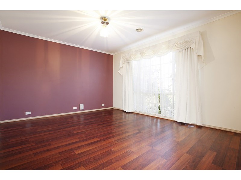 10 Tolmie Rise, Hallam VIC 3803