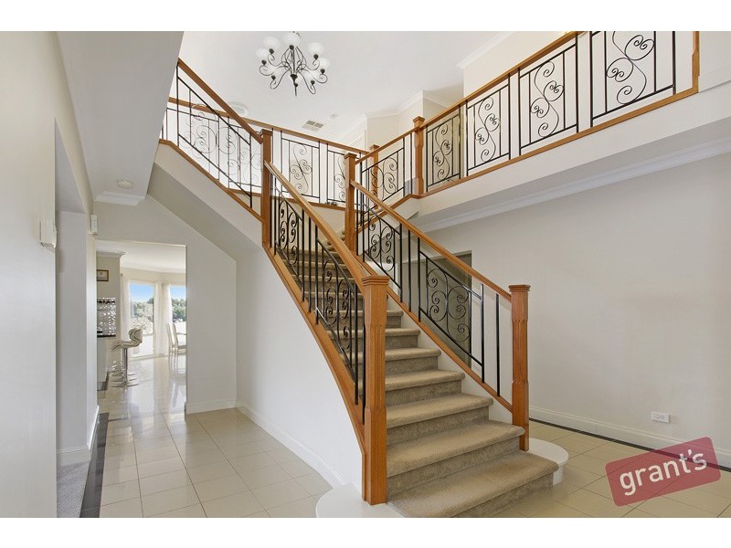 3 Grosvenor Place, Narre Warren North VIC 3804