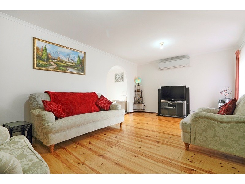 22 Hinrichsen Drive, Hallam VIC 3803