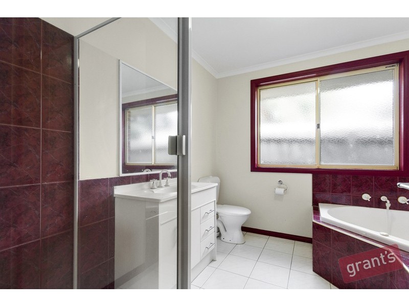 61 Kendall Drive, Narre Warren VIC 3805