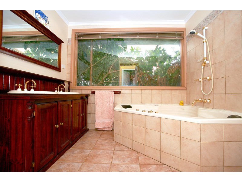 3 Chateau Avenue, Narre Warren VIC 3805