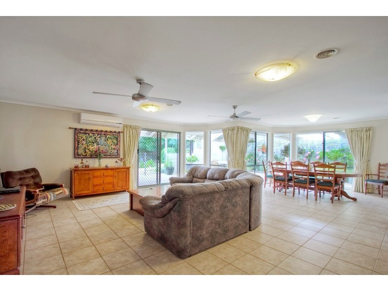 4 Canterbury Close, Narre Warren VIC 3805