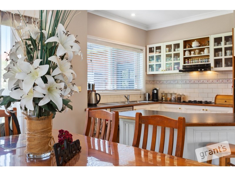 7 Crystal Brook Court, Narre Warren South VIC 3805