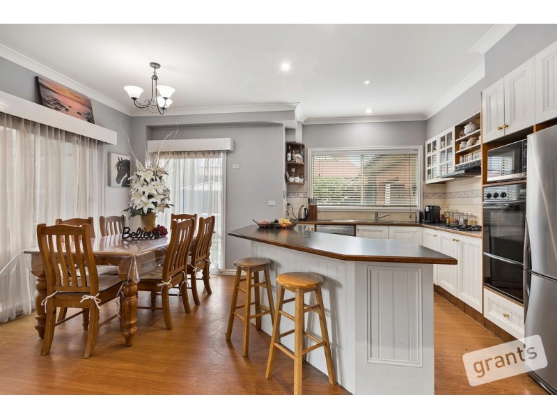 7 Crystal Brook Court, Narre Warren South VIC 3805