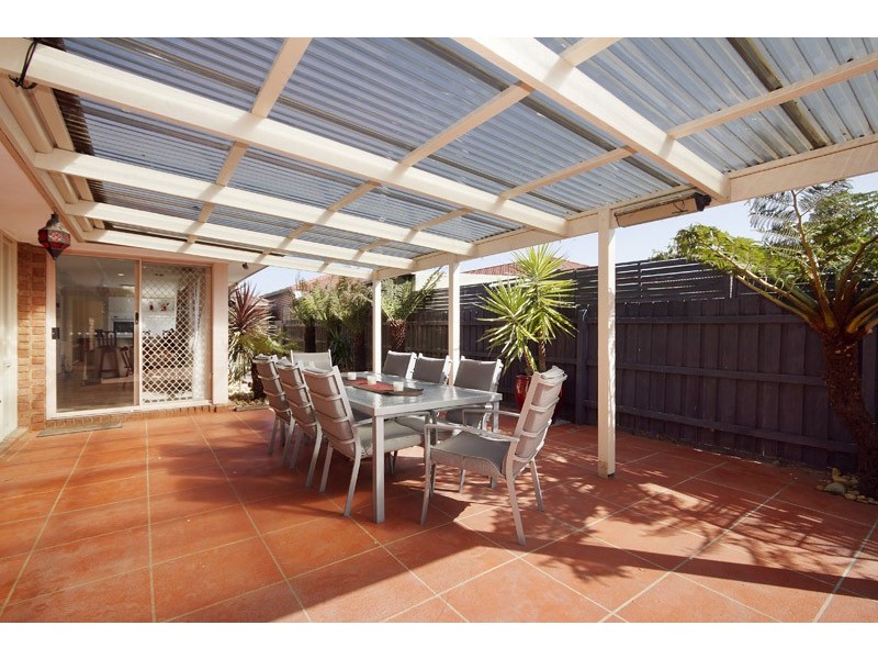8 England Walk, Narre Warren South VIC 3805