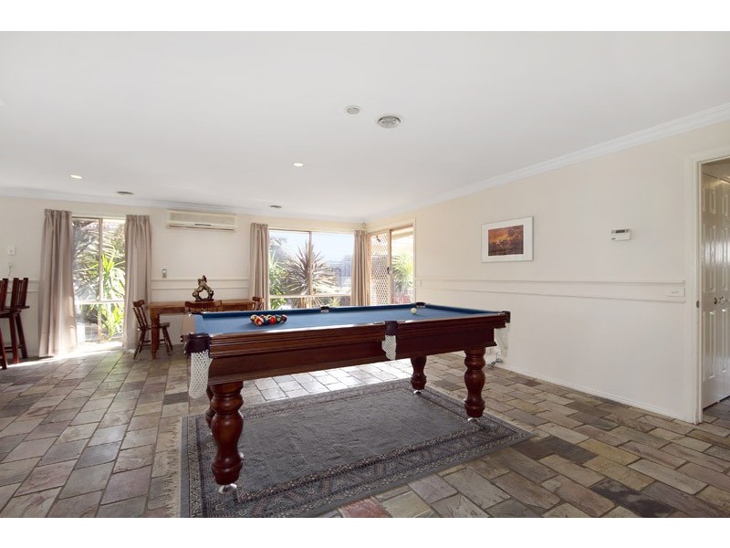 8 England Walk, Narre Warren South VIC 3805