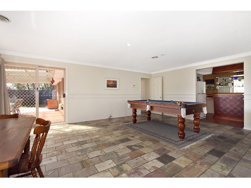 8 England Walk, Narre Warren South VIC 3805
