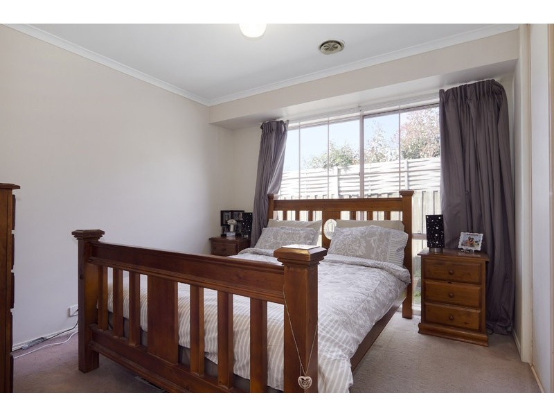 8 England Walk, Narre Warren South VIC 3805