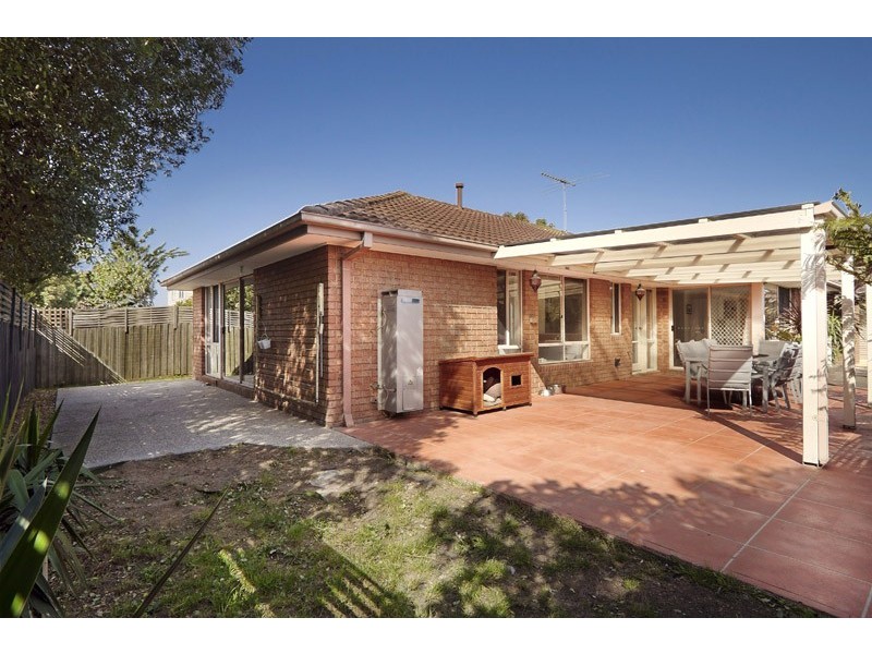 8 England Walk, Narre Warren South VIC 3805
