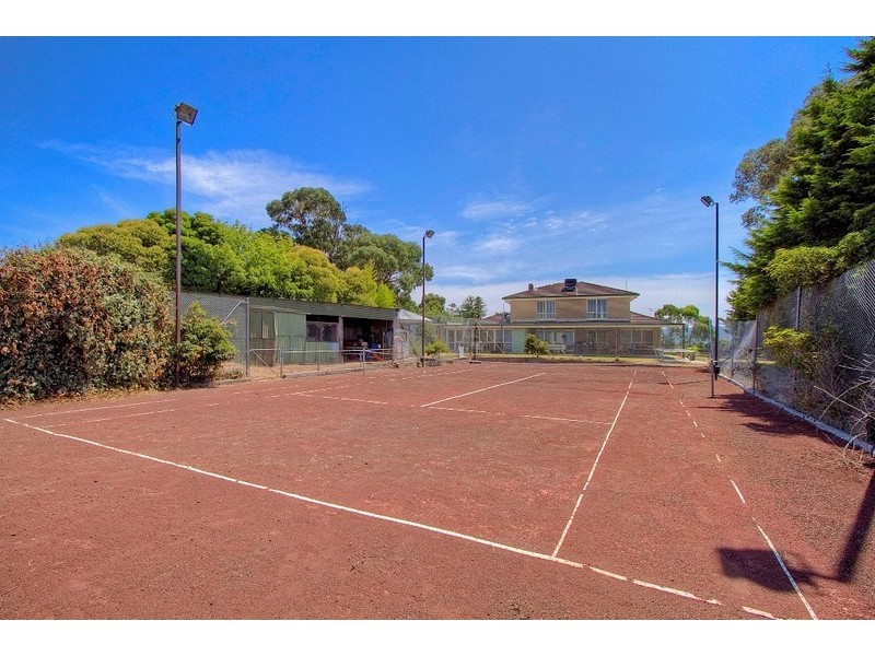 160-162 Hallam North Road, Narre Warren North VIC 3804